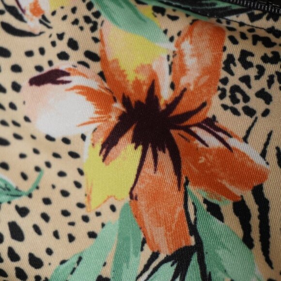 Fashionnova Tropical Floral Front Zip Rash Guard One-Piece Swimsuit NWT XL - Picture 5 of 6